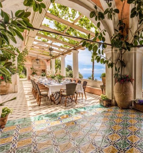 Kayla Aesthetic, Provence Aesthetic, Italian Scenery, Amalfi Coast Villa, Italian Style Home, Cumberland Gap, Homes In Italy, Hacienda Style Homes, Italy Villa