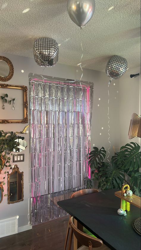 Disco Ball Decor Birthday Party, Disco Theme House Party, Tinsel Birthday Decorations, Silent Disco Decorations, Disco B Day Party, 70 Disco Party Decorations, Teenage Disco Party Ideas, 18th Disco Party, Mirror Ball Birthday Theme