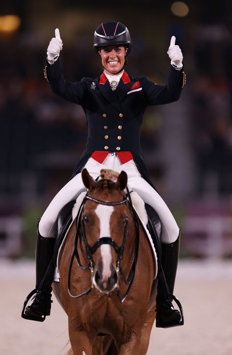 Charlotte Dujardin, Dressage Competition, Equestrian Dressage, Horse Things, Dream Horse, Dressage Horses, Tokyo Olympics, Sport Horse, Animal Videos