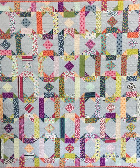 Jen Kingwell Quilts, Chain Quilt Patterns, Jen Kingwell, Art Supplies Bag, Quilting Designs Patterns, Quilting Frames, Scrap Quilt Patterns, Scrap Quilt, Quilting Thread