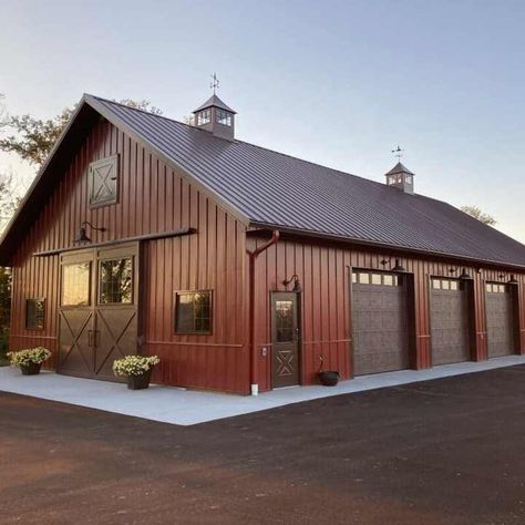 Workshop Exterior Design, Metal Outbuilding Ideas, Residential Steel Buildings, Steel Garage Buildings, Warehouse Workshop, Winter House Exterior, Home Oasis, Small Barn House, Steel Workshop