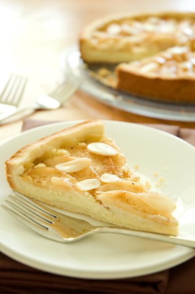 Pear Torte Recipe, Pear Cream Cheese, Cheese Torte, Pear Cream, Pear Tart Recipe, Pear Cake Recipes, Pear And Almond Tart, Cream Cheese Bars, Pear Dessert