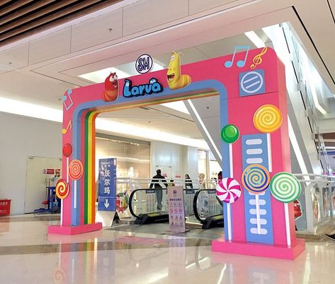 Event Entrance Design, Event Entrance Arch Design, Event Entrance Arch, Event Booth Design, Event Entrance, Mall Decor, Event Booth, Mall Design, Stage Decoration