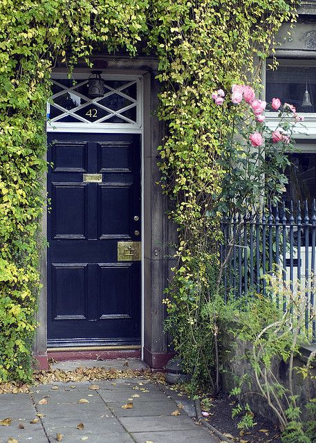 New Town doorway, Edinburgh, Scotland I always loved seeing different colored doors in Britain. Colored Doors, Entrance Ways, Edinburgh Scotland, New Town, Door Color, Closed Doors, Door Knockers, Outdoor Ideas, House Inspiration