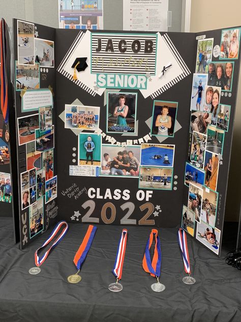 Graduation Poster Boards Photo Displays, High School Graduation Photo Boards, Senior Poster Board Ideas Wrestling, Senior Board Table Ideas, Graduation Party Poster Boards, Tri Fold Senior Board Ideas, Senior Night Posters Trifold, Trifold Graduation Board Ideas, Graduation Photo Collage Display