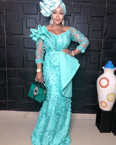 Shaffy Bello Aso Ebi Style, African Wedding Attire, Lace Prom Dresses, African Lace Styles, Prom Dresses Long Lace, Lace Gown Styles, African Dresses Modern, Prom Dresses Long Mermaid, Lace Dress Styles