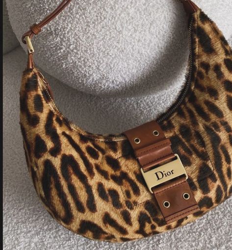 Girly Bags, Fancy Bags, Pretty Bags, Golden Girls, Cute Bags, Mode Vintage, Vintage Bags, Gossip Girl, Cheetah Print