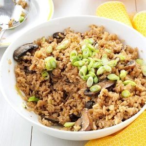 Mushroom Rice Pilaf, Crock Pot Rice, Marshmallow Salad, Easy Rice Pilaf, Slow Cooker Rice, Crockpot Side Dishes, Rice Pilaf Recipe, Pilaf Recipe, Pilaf Recipes