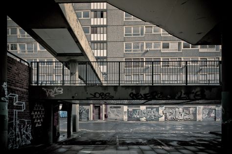 HEYGATE ESTATE | ELEPHANT & CASTLE | WALWORTH | LONDON BOROUGH OF SOUTHWARK | LONDON | ENGLAND: *Built: 1974; Demolished: 2011-2014; Architect: Tim Timker* London Estate, Modern Assassin, 1980s London, Abandoned Brutalist Architecture, Southwark London, 1980 London, Council Estate, Council House, Elephant And Castle