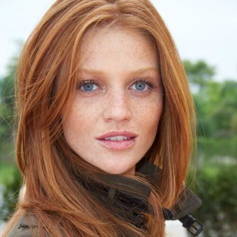 50 Spicy Red Hair Color Ideas | Hair Motive Hair Motive Dark Ginger Hair, Ginger Hair Dyed, Redhead Hairstyles, Light Red Hair, Cintia Dicker, Ginger Color, Natural Red Hair, Ginger Hair Color, Beautiful Red Hair