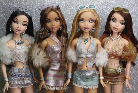 My Scene Dolls, Aaliyah Style, Brat Doll, Barbie Doll Set, My Scene, Blue Ball Gowns, Bratz Inspired Outfits, Doll Aesthetic, Fairytale Fashion