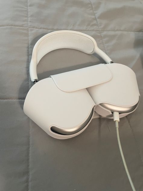 airpod max aesthetic white apple headphones White Apple Headphones, Airpod Max Aesthetic, Headphone Ideas, Headphones Apple, Max Aesthetic, Apple Headphones, Airpod Max, Apple Headphone, Air Pod