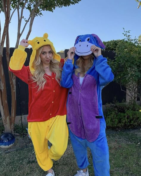 Lexi on Instagram: “THE WINNIE TO MY EEYORE 💓 @emberjohnson  the peanut butter to my jelly, the best to my friend - (swipe for an obnoxious tik tok)” Halloween Costume Ideas Onesie, Eeyore Halloween Makeup, Onsie Costumes Halloween, Winnie The Pooh And Eeyore Costume, Pooh Costume Women, Halloween Onesie Ideas, Duo Onesie Costumes, Halloween Onsies Costumes, Disney Matching Outfits Friends