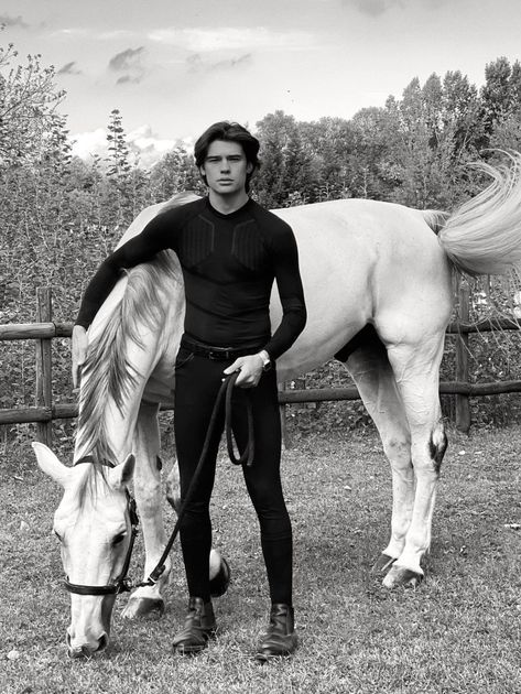 Equestrian Outfits Men, Equestrian Photoshoot, Horse Riding Outfit, Equestrian Aesthetic, Cowboy Horse, Fitness Inspiration Body, Equestrian Life, Future Lifestyle, Equestrian Outfits