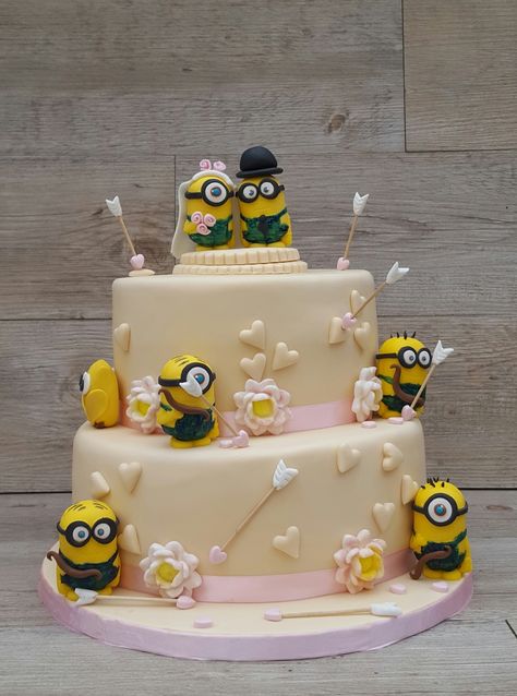 Minion Wedding Cake, Minion Wedding, Crazy Wedding Cakes, Minion Birthday Cake, Royal Wedding Cake, Minions Love, Cute Minions, Minion Cake, Minion Birthday