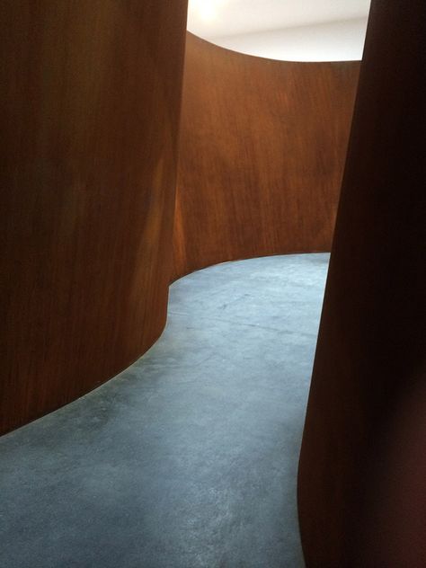 Organic Geometry, Dream Hotel, Richard Serra, Camera Design, Sculpture Metal, Partition Wall, Sculpture Installation, Celebrity Art, Soft Sculpture