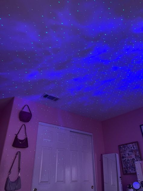 Bedroom Light Projector, Sky Light Room, Light Room Decor Ideas, Projector Room Ideas, Room Decor Ideas Bedroom, Galaxy Light Projector, Projector In Bedroom, Light Room Decor, Galaxy Projects