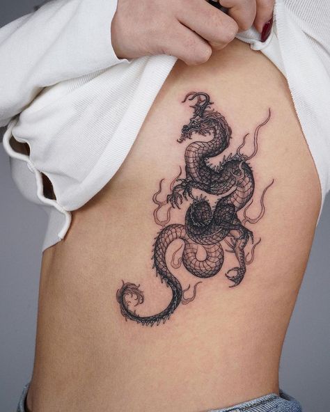 Dragon Tattoo For Women Side Rib, Dragon Tattoo Cover Up Ideas, Dragon Tattoo Around Arm, Dragon Tattoo Placement, Dragon Tattoo On Ribs, Dragon Tattoo Simple, Dragon Tattoo Outline, Dragon Thigh Tattoo, Blue Dragon Tattoo