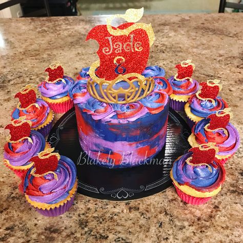 Disney Descendants theme watercolor birthday cake Uma Cake Descendants, Descendants Cupcake Ideas, Disney Descendants Birthday Party, Descendants Rise Of Red Cake Ideas, Descendants Rise Of Red Cakes, Desendents Birthday Cakes, Descendants 3 Cake, Descendants Cake Ideas Birthday, Decendents Cake Ideas