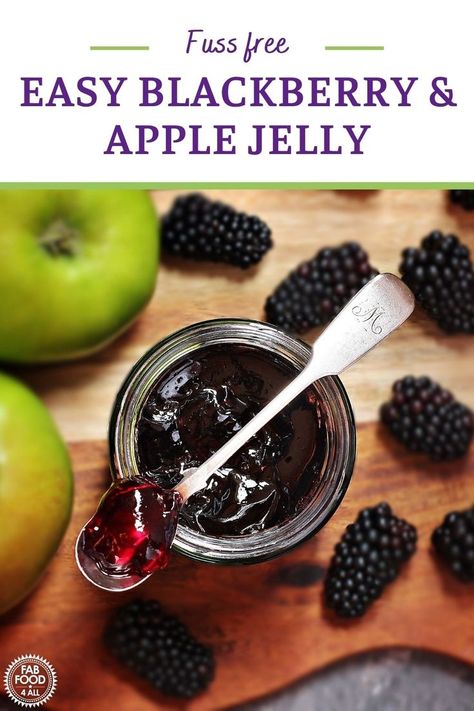 Easy Blackberry & Apple Jelly recipe Bramble Jelly, Zesty Salad, Light Soups, Easy To Make Breakfast, Blackberry Recipes, Apple Jelly, Perfect Brunch, Jelly Bag, Berries Recipes