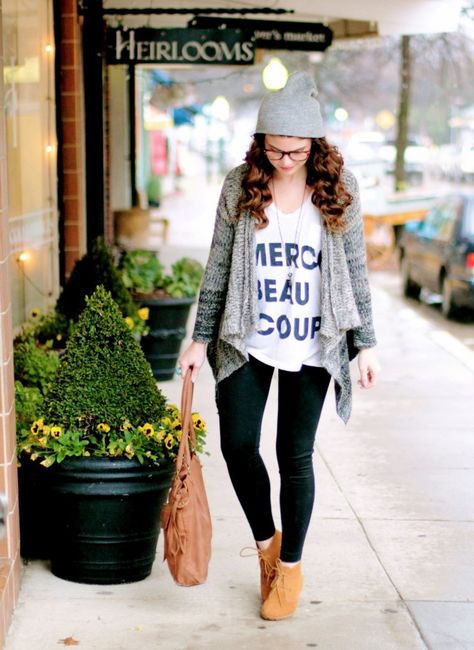 sassy tee, slouchy sweater, beanie, and bootie wedges. Yes, yes, yes, and yes. :) Airport Outfit Cold To Hot, Airport Outfit Classy, Airport Outfit Long Flight, Airport Outfit Comfy, Airport Outfit Winter, Airport Outfit Summer, Sweater Leggings, Sassy Tee, Slouchy Sweater