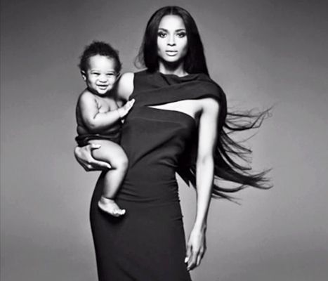 Ciara Shares Adorable Private Footage With Baby Future for "I Got You" - Us Weekly Photography Studio Inspiration, Baby Pictures Poses, Mother Son Photos, Studio Family Portraits, Mother Baby Photography, Mother Daughter Photoshoot, Mommy And Baby Pictures, Mommy And Me Photo Shoot, Family Portrait Poses