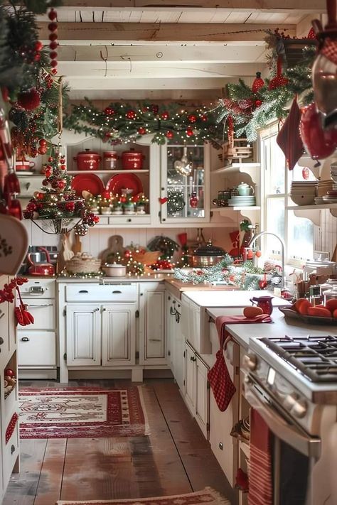 Christmas Decor Inspiration, Cottage Christmas, Christmas Kitchen Decor, 12 December, Christmas Inspo, Farmhouse Christmas Decor, Christmas Mood, Holiday Items, Christmas Kitchen