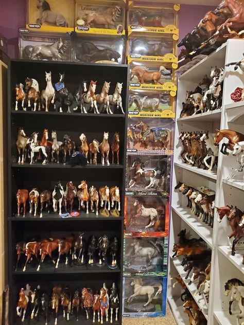 Horse Room Decor, Horse Bedroom, Horse Animation, Horse Room, Bryer Horses, Fire Icons, Breyer Horse, Barrel Racing Horses, Fantasy Horses