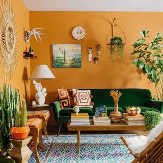 🌿Jungalow® (@thejungalow) • Instagram photos and videos Jungalow Decor, Mexican Home Decor, Living Room Orange, Mexican Home, Yellow Walls, Styl Boho, Apartment Inspiration, Living Room Inspo, A Living Room