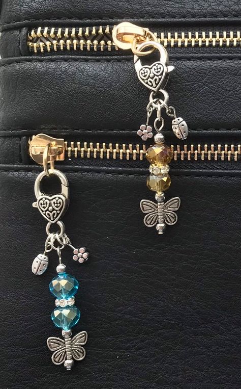 Beaded Purse Charms, Key Chains Ideas, Charm Bracelet Ideas, Beaded Keyrings, Charm Crafts, Purse Dangles, Journal Charms, Purse Charms Diy, Butterfly Boho