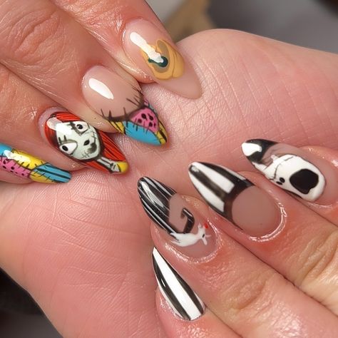 gel x + complex art | always a pleasure having nyx in the studio because they always bring me the COOLEST inspo!!! this time it was a handpainted jack and sally set that was so fun and came out SOO cute 🎃🌌 #gelx #gelnails #gelextensions #gelnailart #nailart #nails #sydneynails #sydneynailtech #sydneynailart #westernsydneynails #beginnernailtech #auranails #nailsnailsnails #y2knails #frenchtipnails #nailartist #handpaintednails #apres #pressons #pressonnails #characternails #halloween #hallow... Complex Nail Art, Complex Art, Y2k Nails, Gel Extensions, Art Nails, Jack And Sally, French Tip Nails, Gel Nail Art, In The Studio