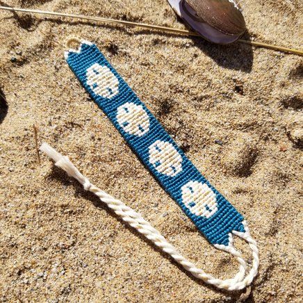 Cute Friendship Bracelet Patterns, Beachy Friendship Bracelets, Keychain Patterns, String Bracelet Patterns, Cute Friendship Bracelets, String Bracelets, Bracelets Patterns, Diy Friendship Bracelets Patterns, Bead Charms Diy