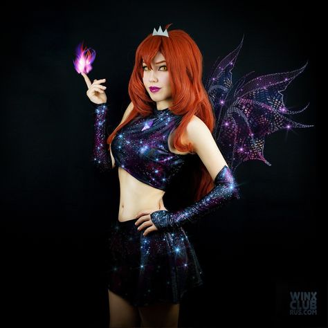 Dark Bloom Winx Club Costume, Bloom Cosplay, Winx Fashion, Wind Club, Winx Cosplay, Halloween Alternatives, Power Rangers Cosplay, Klub Winx, Instagram Edit