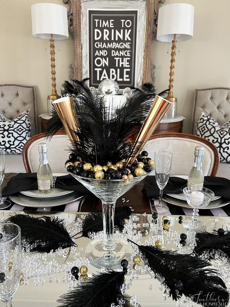 New Year Party Centerpieces, New Eve Table Decor, Black And Gold Centerpiece Ideas, New Year’s Eve Wedding Centerpiece, New Year’s Eve Centerpiece Ideas, New Years Eve Centerpiece Ideas, New Year’s Eve Table Centerpiece, New Year’s Eve Tablescape, New Year’s Eve Table Decor