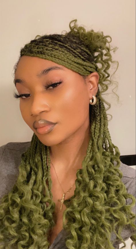 Black girl with green braids in half up half down hair style Yellow Peekaboo Hair Braids, Braids In Claw Clip, Box Braids Claw Clip, Curly Knotless Braids, Braids Claw Clip, Curly Knotless, Easy Braids For Beginners, Braid Colors, Braids For Beginners