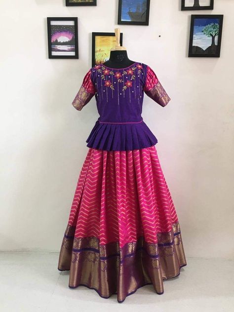 Parkar Polka For Women, Parkar Polka, Paithani Dress, Long Blouse Designs, Saree Ideas, Pattu Pavadai, Frock Designs, Cutwork Blouse, Long Frock Designs