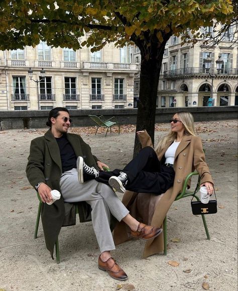 Old Money Couple, Old Money Lifestyle, Money Couple, Cute Couple Aesthetic, Couples City, Rome Outfits, Paris Photo Ideas, Couple Aesthetics, Paris Couple