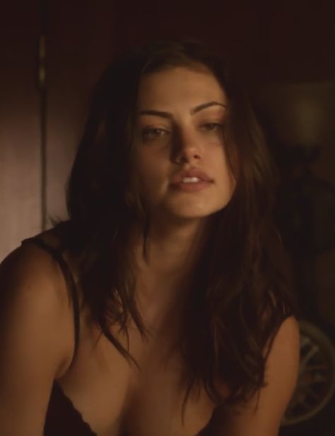 Phoebe Tonkin H2o, Faye Chamberlain, The Secret Circle, No Ordinary Girl, Circle Face, Secret Circle, H2o Mermaids, Phoebe Tonkin, Fav Celebs