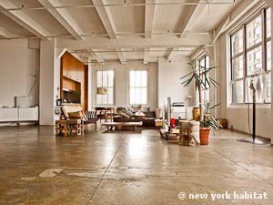 New York Alcove Studio - Loft apartment - living room (NY-11303) photo 4 of 9 Loft Estilo Industrial, Loft Apartment Decorating, Industri Modern, Warehouse Loft, Warehouse Living, Contemporary Loft, White Loft, New York Loft, Loft Interior