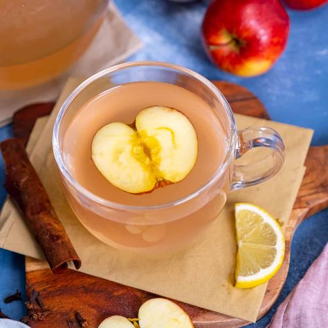 Turkish Apple Tea, Tea Mixes, East Recipes, Allergy Free Diet, Best Apple Recipes, Winter Drink, Refreshing Beverages, Turkish Breakfast, Wedding Drinks