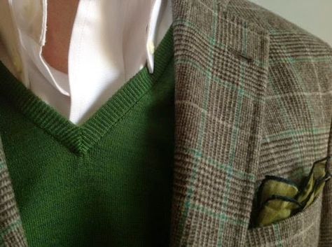 THE TWEED PIG: The John Smedley Layer http://www.thetweedpig.com/2014/09/the-john-smedley-layer.html Follow Twitter @thetweedpig Like Facebook http://goo.gl/468Hln﻿ #Clothes #Derbyshire #JohnSmedley #MadeintheUK #Sweaters #TheTweedPig Dark Academia Fashion Men, Im Alive, Adam Parrish, Prince Naveen, Green Academia, Dark Academia Outfit, Dark Academia Fashion, Academia Fashion, Fall Layers