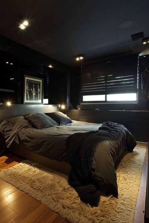 Men House Decor Ideas, Bed Rooms Ideas For Men, Dark Bedroom Ideas For Men, Small Dark Bedroom, Small Dark Bedroom Ideas, Bedroom Ideas For Men Minimalist, All Black Bedroom, Dream Bedroom Luxury, Dark Bedroom Ideas