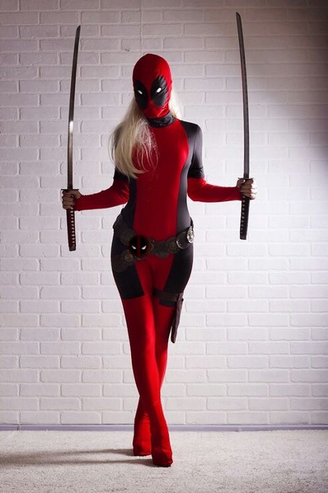 Lady Deadpool Female Deadpool Costume, Most Popular Halloween Costumes, Creative Dress, Black Halloween Costumes, Popular Halloween Costumes, Deadpool Costume, Deadpool Cosplay, Lady Deadpool, Hallowen Ideas