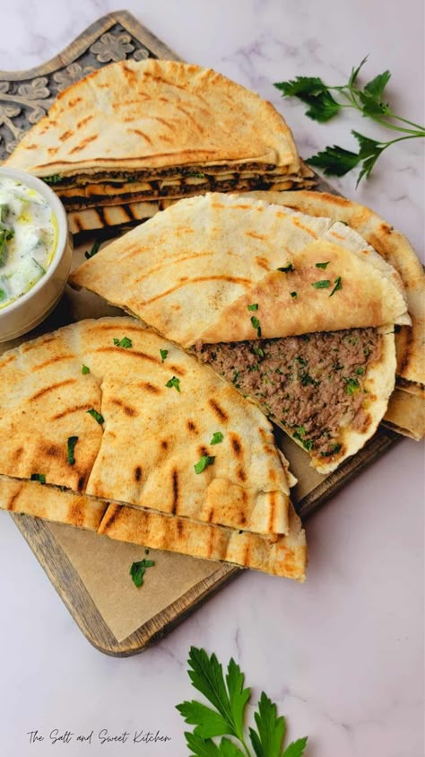 Lebanese Ground Beef, Ground Beef Pita, Kafta Recipe, Beef Pita, Lebanese Recipes Authentic, Lebanese Hummus Recipe, Lebanese Meat Pies, Middle Eastern Recipes Arabic Food, Stuffed Pita