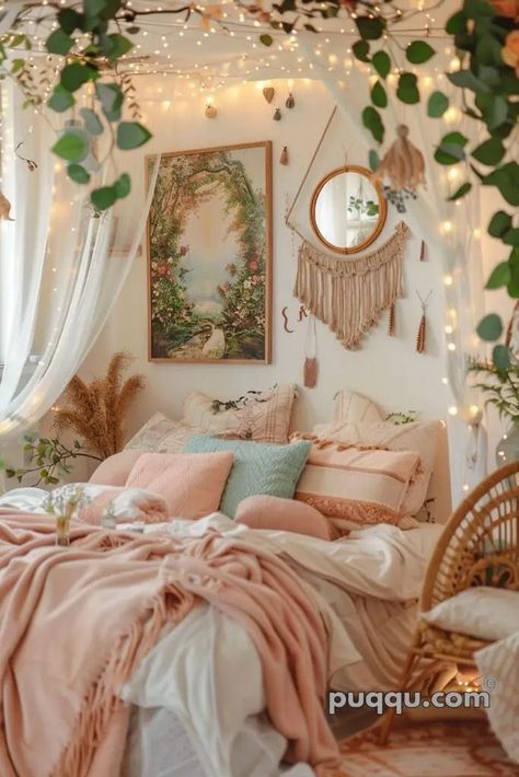 Minimal Bedroom Decor, Boho Bedroom Design, Minimal Bedroom, Sage Green Bedroom, Spring Bedroom, Bedroom Bliss, Bedroom Decor Inspiration, Small Space Living Room, Bohemian Bedroom Decor