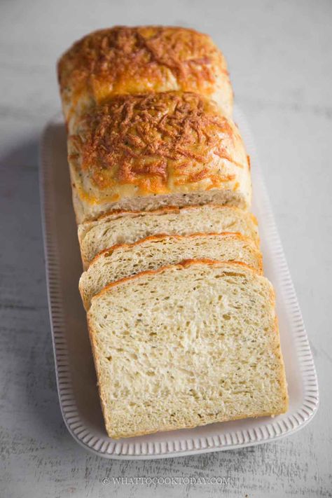 Soft fluffy Zucchini Yeast Bread/Buns Zucchini Yeast Bread, Courgette Recipes, Recipe Zucchini, Vegetable Bread, Bread Buns, Zucchini Bread Recipe, Yeast Bread Recipes, Zucchini Bread Recipes, Bread Loaf