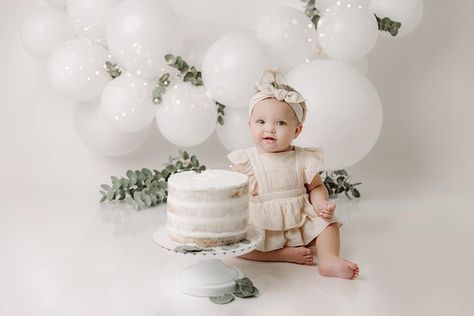 White First Birthday Photoshoot, Birthday Shoots, First Birthday Photoshoot, Sunshine Party, Cake White, 1st Birthday Cake Smash, Smash The Cake, 1st Birthday Photos, Birthday Cake Smash