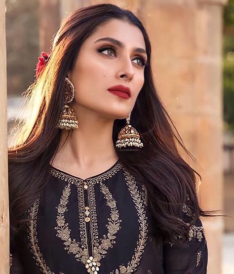 Pakistani Frocks, Asian Wedding Dress Pakistani, Pakistani Dresses Casual, Ayeza Khan, Beautiful Pakistani Dresses, Women Dresses Classy, Wedding Dresses For Girls, Wedding Dress Trends, Pakistani Actress