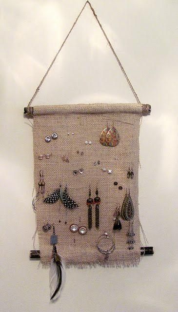 Diy Jewelry Hanger, Boho Jewelry Diy, Diy Jewelry To Sell, Organizer Diy, Wall Mount Jewelry Organizer, Driftwood Jewelry, Diy Jewelry Display, Diy Jewelry Holder, Jewelry Organizers