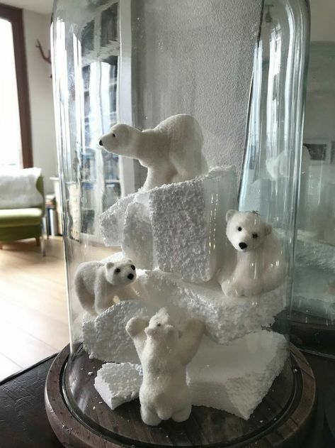 Polar Bear Party Decorations, Polar Bear Christmas Tree, Polar Bear Christmas Decorations, Polar Bear Baby Shower, Woodland Christmas Decor, Winter Wonderland Baby Shower, Polar Bear Christmas, Christmas Tree Decorating Themes, Front Porch Christmas Decor Ideas